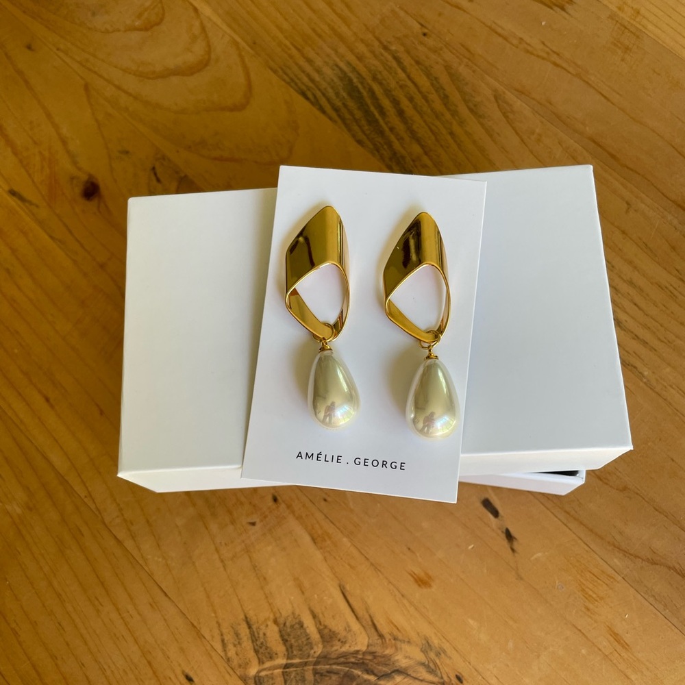 Amélie George Elwood Pearl Dangle Earrings